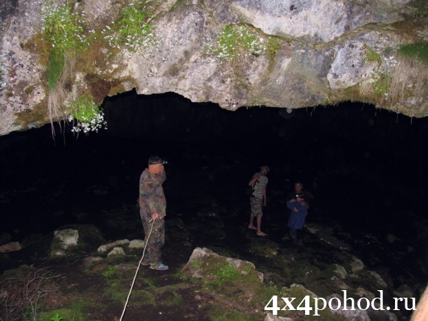 Вход в пещеру Карани-Коба. (Караби-Яйла).