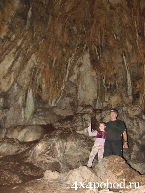 В пещере Карани-Коба. (Караби-Яйла).
