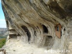 Кельи пещерного монастыря Челтер